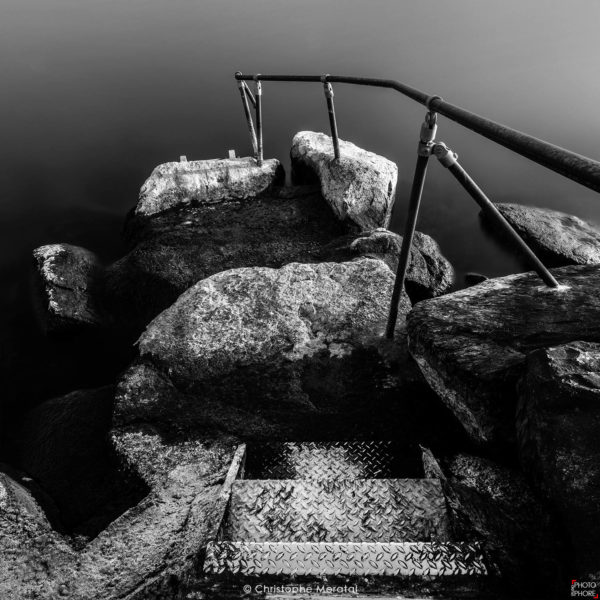 ©Christophe-Moratal_DSC3450 Accès au baignade du Lac Léman, Lutry. Suisse